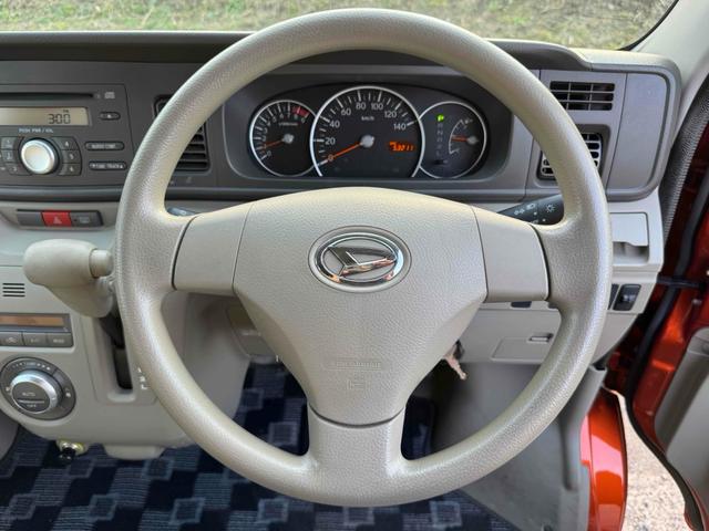 アトレーワゴン カスタムターボＲ　両側スライドドア　キーレスエントリー　ＡＴ　盗難防止システム　ＡＢＳ　ＣＤ　衝突安全ボディ　エアコン　パワーステアリング　パワーウィンドウ（2枚目）