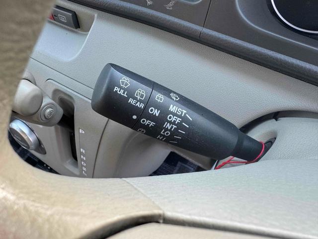 アトレーワゴン カスタムターボＲ　両側スライドドア　キーレスエントリー　ＡＴ　盗難防止システム　ＡＢＳ　ＣＤ　衝突安全ボディ　エアコン　パワーステアリング　パワーウィンドウ（8枚目）