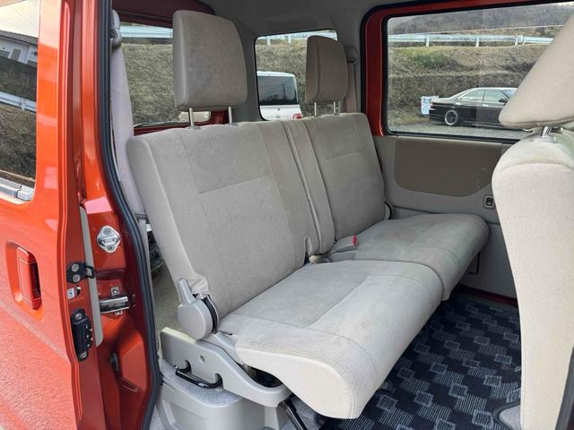 アトレーワゴン カスタムターボＲ　両側スライドドア　キーレスエントリー　ＡＴ　盗難防止システム　ＡＢＳ　ＣＤ　衝突安全ボディ　エアコン　パワーステアリング　パワーウィンドウ（11枚目）