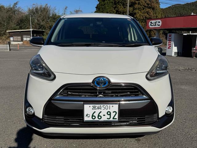 シエンタ ハイブリッドＧ　バックカメラ　ナビ　レーンアシスト　衝突被害軽減システム　両側電動スライドドア　オートマチックハイビーム　オートライト　スマートキー　シートヒーター　３列シート　ＣＶＴ　アルミホイール　記録簿（12枚目）