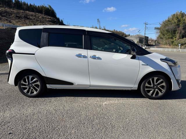 シエンタ ハイブリッドＧ　バックカメラ　ナビ　レーンアシスト　衝突被害軽減システム　両側電動スライドドア　オートマチックハイビーム　オートライト　スマートキー　シートヒーター　３列シート　ＣＶＴ　アルミホイール　記録簿（14枚目）