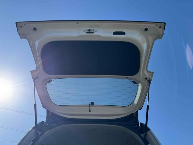 ハスラー Ｇ　ドライブレコーダー　ＥＴＣ　バックカメラ　ナビ　衝突被害軽減システム　スマートキー　アイドリングストップ　シートヒーター　ベンチシート　ＣＶＴ　盗難防止システム　ＡＢＳ　ＥＳＣ　Ｂｌｕｅｔｏｏｔｈ（17枚目）