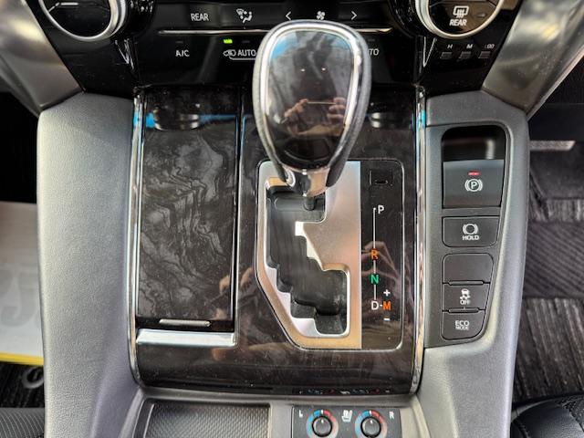 �d���p�[�L���O�u���[�L�ɂȂ��Ă���A�T�C�h�u���[�L�̑���s�v�ł��I�z�[���h�@�\������A��~���Ƀu���[�L���瑫���b���邽�߁A�����Ԃ̉^�]��M���҂���a�؎��̑��̔����y���ł��܂��B