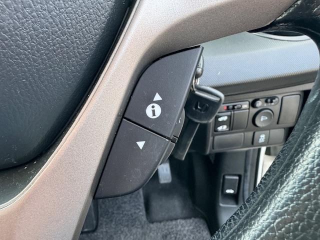 �X�e�A�����O�X�C�b�`�ɂȂ�܂��B