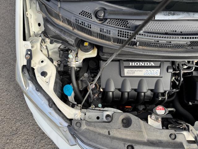 �G���W���́A�ى��ȂǂȂ��X���[�Y�ɑ���܂��B�������K�v�ȏ��Օi�́A�[�ԑO�Ɍ����������܂��B