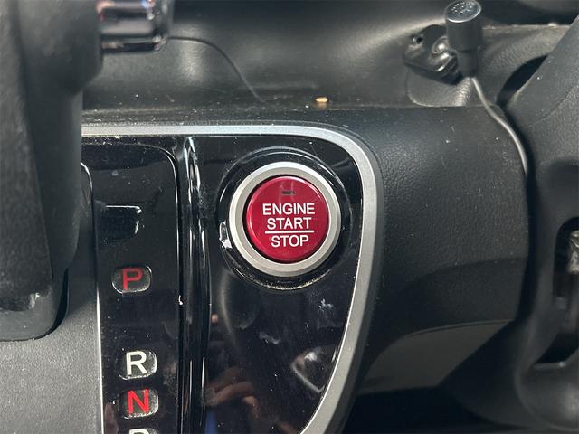 N-BOX G SSパッケージ ETC バックカメラ 両側電動スライドドア ナビ TV オートライト スマートキー アイドリングストップ 電動格納ミラー ベンチシート CVT 盗難防止システム ABS ESC CD DVD再生(6枚目)