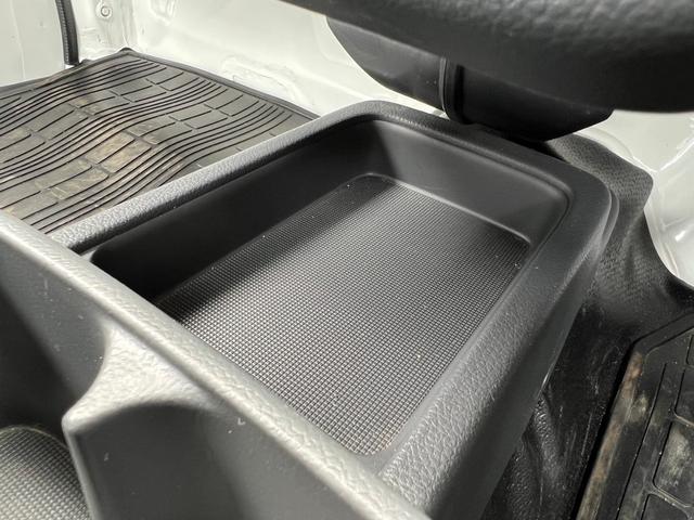 4WD KCノウハン セーフティサポート(スズキ)/ドライブレコーダー 社外/オートライト/ワンオーナー/禁煙車/4WD/マニュアルエアコン/定期点検記録簿/ユーザー買取車/最大積載量350kg/アクセサリーソケット(21枚目)