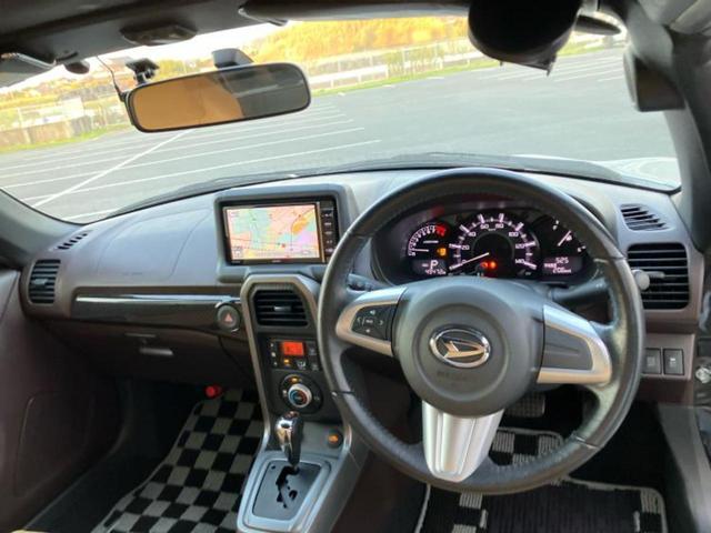 コペン ローブ　保証書／社外　ＳＤナビ／シートヒーター　前席／ヘッドランプ　ＬＥＤ／Ｂｌｕｅｔｏｏｔｈ接続／ＥＴＣ／ＥＢＤ付ＡＢＳ／横滑り防止装置／バックモニター／フルセグＴＶ／ＤＶＤ／エアバッグ　運転席　ＤＶＤ再生（4枚目）