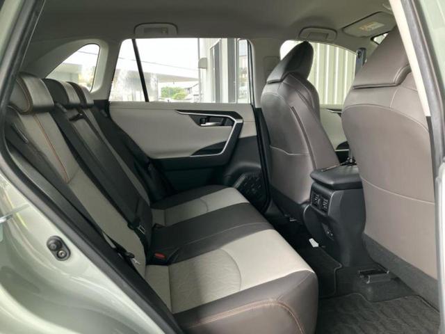 ＲＡＶ４ ４ＷＤアドベンチャー　新品タイヤ／保証書／ディスプレイオーディオ９インチ／トヨタセーフティセンス／車線逸脱防止支援システム／シート　フルレザー／パーキングアシスト　バックガイド／ドライブレコーダー　前後　革シート　４ＷＤ（6枚目）