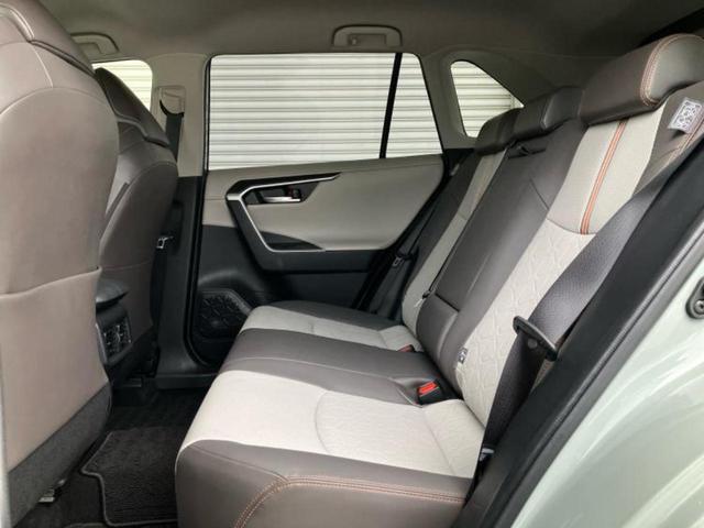 ＲＡＶ４ ４ＷＤアドベンチャー　新品タイヤ／保証書／ディスプレイオーディオ９インチ／トヨタセーフティセンス／車線逸脱防止支援システム／シート　フルレザー／パーキングアシスト　バックガイド／ドライブレコーダー　前後　革シート　４ＷＤ（8枚目）