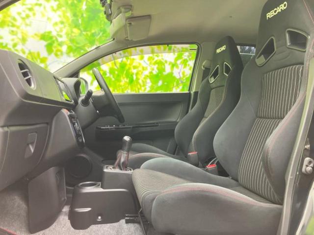 アルトワークス ヒョウジュン　新品タイヤ／社外　ＳＤナビ／ヘッドランプ　ＬＥＤ／ＥＢＤ付ＡＢＳ／横滑り防止装置／フルセグＴＶ／エアバッグ　運転席／エアバッグ　助手席／アルミホイール　社外　１６インチ／パワーウインドウ　記録簿（7枚目）