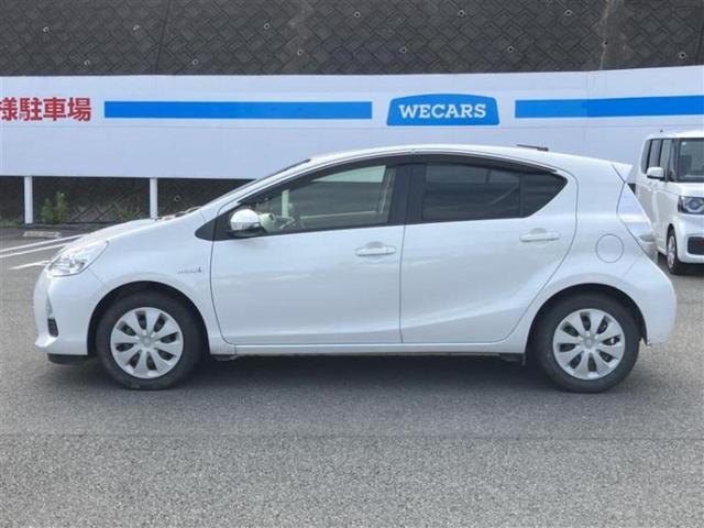 アクア S 新品タイヤ/社外 ナビ/EBD付ABS/横滑り防止装置/アイドリングストップ/フルセグTV/DVD/エアバッグ サイド/パワーウインドウ/エンジンスタートボタン/キーレスエントリー/オートエアコン(2枚目)