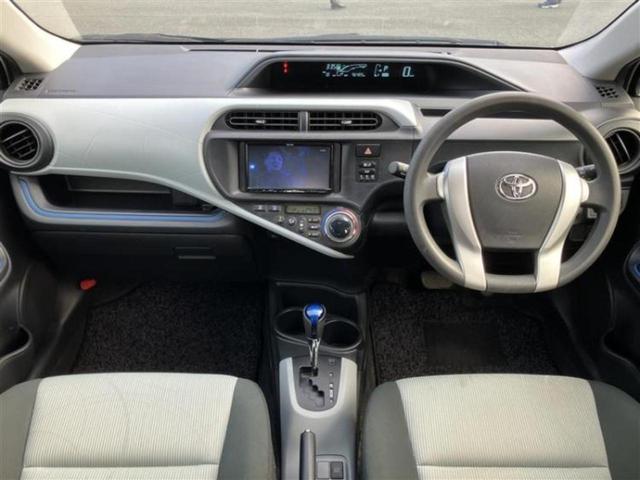 アクア S 新品タイヤ/社外 ナビ/EBD付ABS/横滑り防止装置/アイドリングストップ/フルセグTV/DVD/エアバッグ サイド/パワーウインドウ/エンジンスタートボタン/キーレスエントリー/オートエアコン(4枚目)