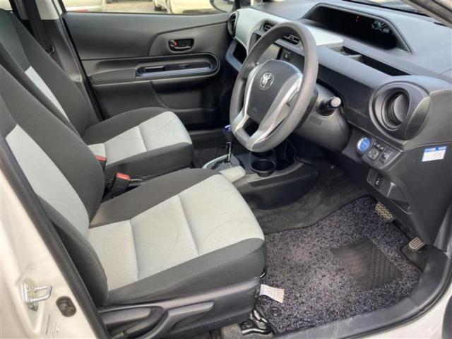 アクア S 新品タイヤ/社外 ナビ/EBD付ABS/横滑り防止装置/アイドリングストップ/フルセグTV/DVD/エアバッグ サイド/パワーウインドウ/エンジンスタートボタン/キーレスエントリー/オートエアコン(5枚目)