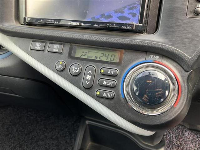 アクア S 新品タイヤ/社外 ナビ/EBD付ABS/横滑り防止装置/アイドリングストップ/フルセグTV/DVD/エアバッグ サイド/パワーウインドウ/エンジンスタートボタン/キーレスエントリー/オートエアコン(13枚目)