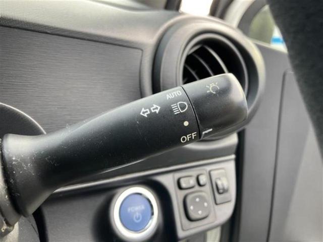 アクア S 新品タイヤ/社外 ナビ/EBD付ABS/横滑り防止装置/アイドリングストップ/フルセグTV/DVD/エアバッグ サイド/パワーウインドウ/エンジンスタートボタン/キーレスエントリー/オートエアコン(16枚目)