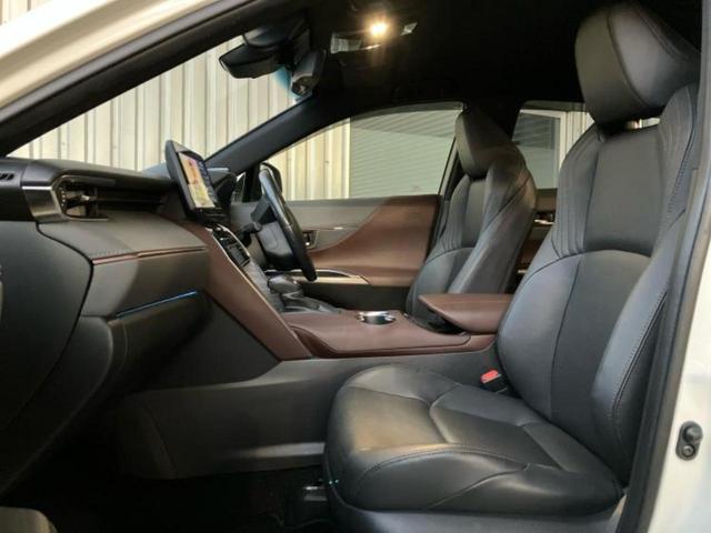 ハリアーハイブリッド Ｚレザーパッケージ　新品タイヤ／モデリスタエアロ／ＪＢＬ／保証書／ディスプレイオーディオ＋ナビ１２．３インチ／デジタルインナーミラー／トヨタセーフティセンス／シートヒーター　前席／パノラミックビューモニター　革シート（7枚目）