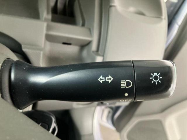 ヴィッツ F 新品タイヤ/EBD付ABS/エアバッグ 運転席/エアバッグ 助手席/パワーウインドウ/キーレスエントリー/パワーステアリング/ワンオーナー/マニュアルエアコン/ヘッドライトレベライザー/CD/ラジオ(12枚目)