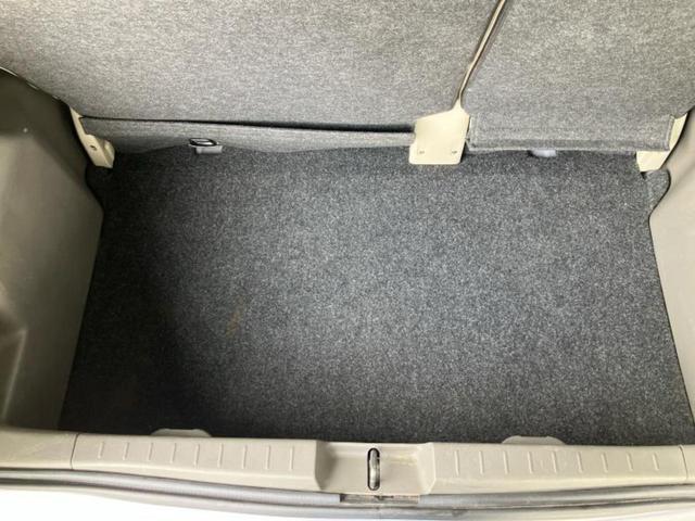 ヴィッツ F 新品タイヤ/EBD付ABS/エアバッグ 運転席/エアバッグ 助手席/パワーウインドウ/キーレスエントリー/パワーステアリング/ワンオーナー/マニュアルエアコン/ヘッドライトレベライザー/CD/ラジオ(19枚目)