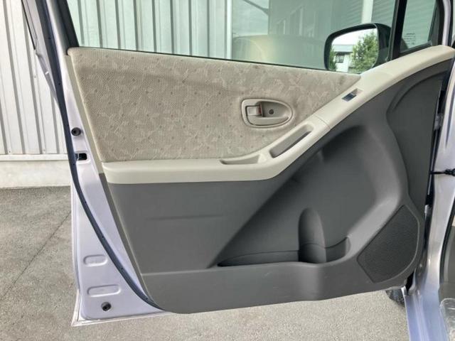 ヴィッツ F 新品タイヤ/EBD付ABS/エアバッグ 運転席/エアバッグ 助手席/パワーウインドウ/キーレスエントリー/パワーステアリング/ワンオーナー/マニュアルエアコン/ヘッドライトレベライザー/CD/ラジオ(21枚目)