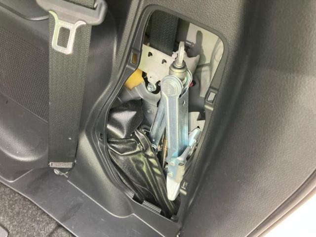 シエンタ ハイブリッドG 純正 SDナビ/トヨタセーフティセンス/両側電動スライドドア/パノラミックビューモニター/ドライブレコーダー 純正/ヘッドランプ LED/Bluetooth接続/ETC/EBD付ABS 全周囲カメラ(30枚目)