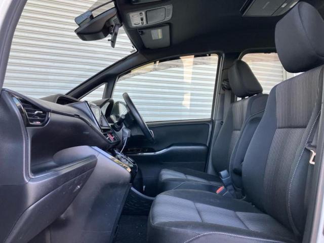 ＷＥＣＡＲＳでは各商談席に大型モニターをご用意しております！見やすい大画面でゆったりと全国の在庫をご覧いただけます！是非ご来店お待ちしております！