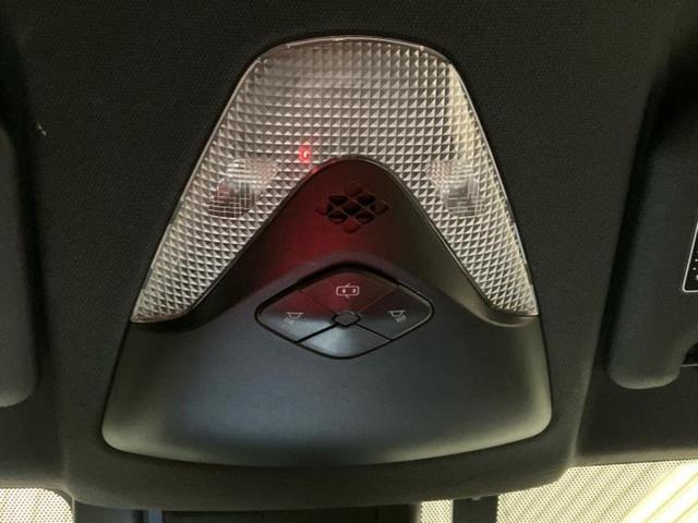 ＷＥＣＡＲＳでは各商談席に大型モニターをご用意しております！見やすい大画面でゆったりと全国の在庫をご覧いただけます！是非ご来店お待ちしております！