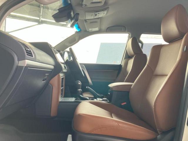 ランドクルーザープラド 4WD TX Lパッケージ70thアニバーサリーLtd 保証書/純正 9インチ SDナビ/衝突安全装置/シートヒーター/車線逸脱防止支援システム/シート 合皮/ヘッドランプ LED/ETC/EBD付ABS/横滑り防止装置/クルーズコントロール 電動シート(7枚目)