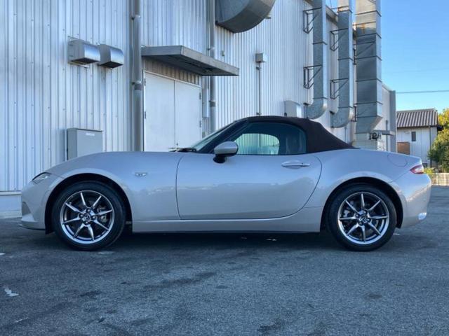 ロードスター ブラウントップ 新品タイヤ/BOSE/保証書/ディスプレイオーディオ/アイアクティブセンス(マツダ)/シートヒーター 前席/シート フルレザー/ドライブレコーダー 社外/ヘッドランプ LED/USBジャック 革シート(2枚目)