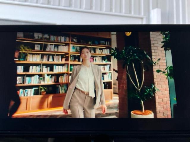 エクストレイル ４ＷＤ　Ｇ　ｅ－４ＯＲＣＥ　新品タイヤ／保証書／純正　１２．３インチ　メモリーナビ／インテリジェントルームミラー／エマージェンシーブレーキ／シートヒーター　全席／アラウンドビューモニター／車線逸脱防止支援システム　革シート（11枚目）