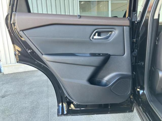 エクストレイル ４ＷＤ　Ｇ　ｅ－４ＯＲＣＥ　新品タイヤ／保証書／純正　１２．３インチ　メモリーナビ／インテリジェントルームミラー／エマージェンシーブレーキ／シートヒーター　全席／アラウンドビューモニター／車線逸脱防止支援システム　革シート（23枚目）