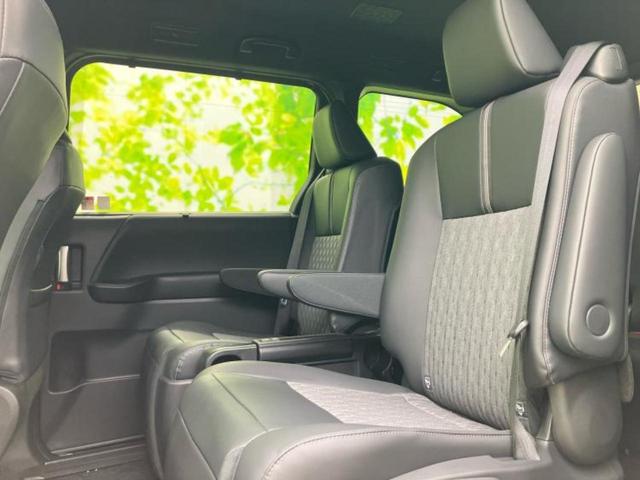 ノア ハイブリッドＳ－Ｚ　ディスプレイオーディオ＋ナビ１０．５インチ／デジタルインナーミラー／トヨタセーフティセンス／両側電動スライドドア／シートヒーター　前席／パノラミックビューモニター／車線逸脱防止支援システム（8枚目）