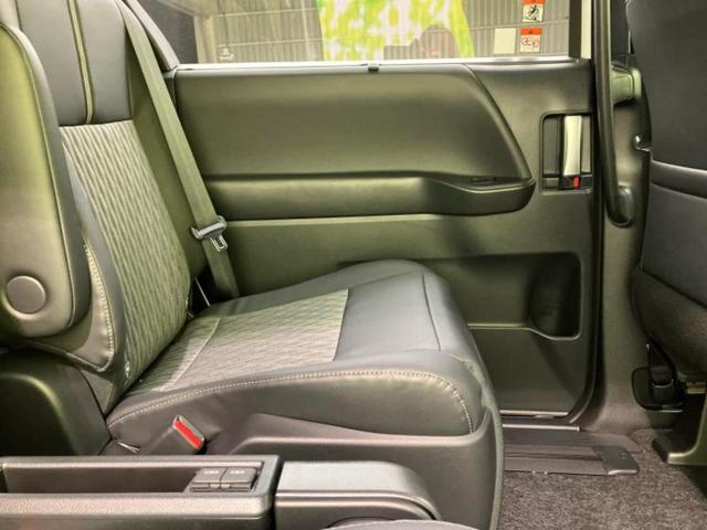 ノア ハイブリッドＳ－Ｚ　ディスプレイオーディオ＋ナビ１０．５インチ／デジタルインナーミラー／トヨタセーフティセンス／両側電動スライドドア／シートヒーター　前席／パノラミックビューモニター／車線逸脱防止支援システム（23枚目）