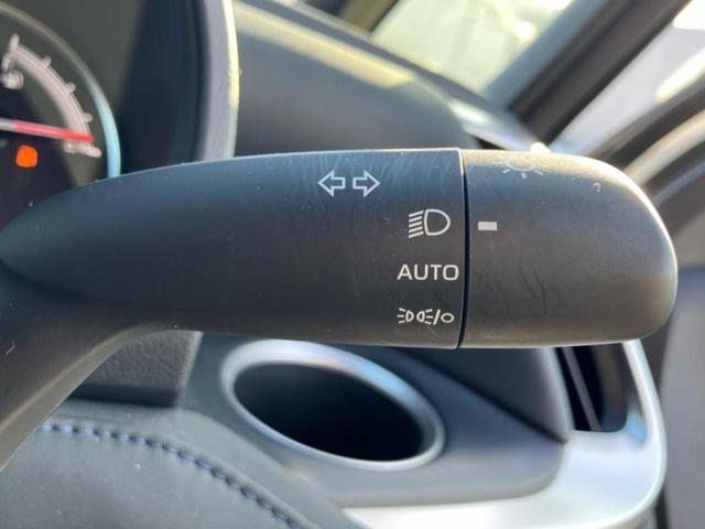 ヴォクシー Ｓ－Ｚ　保証書／ディスプレイオーディオ＋ナビ１０インチ／トヨタセーフティセンス／両側電動スライドドア／シートヒーター　前席／車線逸脱防止支援システム／シート　ハーフレザー／ドライブレコーダー　純正　ＤＶＤ再生（17枚目）