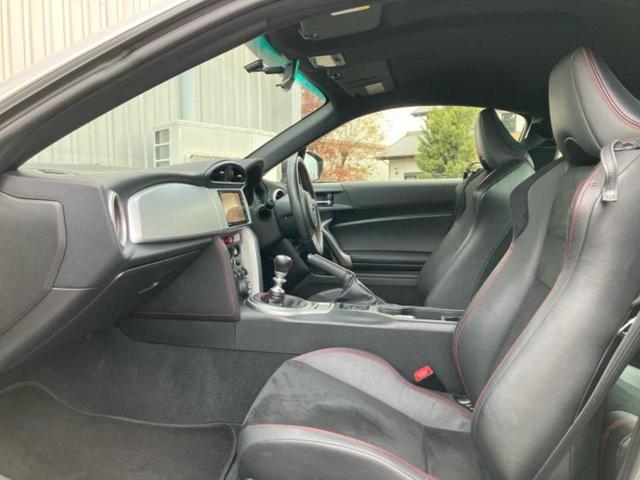 ＢＲＺ Ｓ　保証書／社外　ＳＤナビ／シートヒーター　前席／シート　ハーフレザー／ヘッドランプ　ＨＩＤ／Ｂｌｕｅｔｏｏｔｈ接続／ＥＢＤ付ＡＢＳ／横滑り防止装置／バックモニター／フルセグＴＶ／ＤＶＤ　バックカメラ（7枚目）