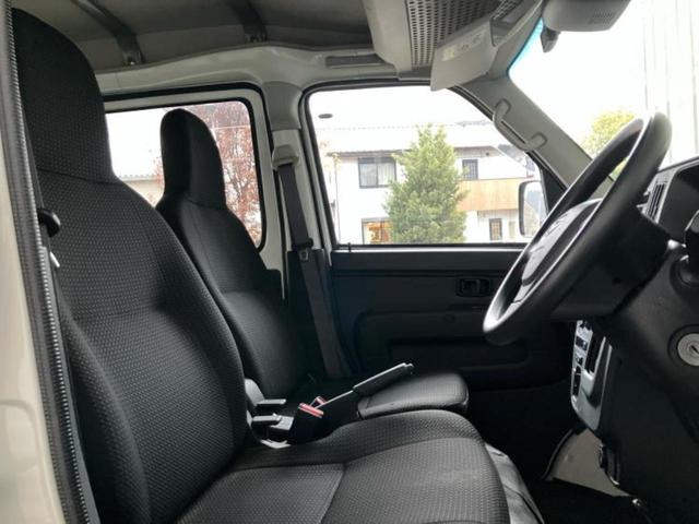 ハイゼットカーゴ ４ＷＤデラックスＳＡ３　新品タイヤ／保証書／スマートアシスト（トヨタ・ダイハツ）／車線逸脱防止支援システム／ドライブレコーダー　社外／ヘッドランプ　ＬＥＤ／ＵＳＢジャック／ＥＴＣ／ＥＢＤ付ＡＢＳ／横滑り防止装置　４ＷＤ（5枚目）