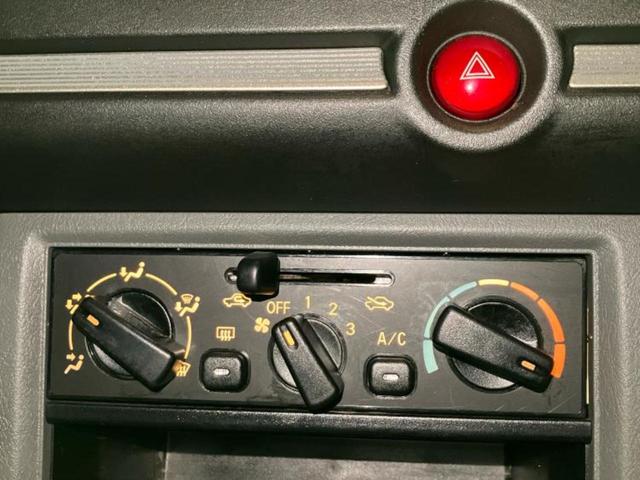 タウンボックス ＲＸ　新品タイヤ／保証書／ＥＢＤ付ＡＢＳ／禁煙車／エアバッグ　運転席／エアバッグ　助手席／衝突安全ボディ／アルミホイール　純正　１３インチ／パワーウインドウ／キーレスエントリー／パワーステアリング（24枚目）