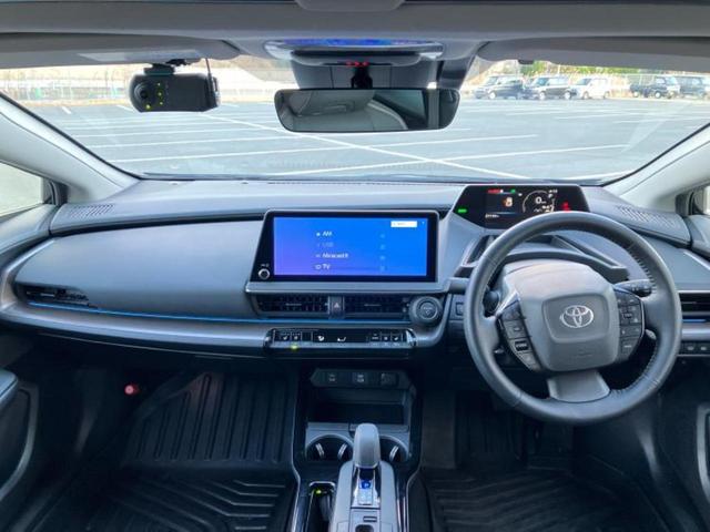 プリウス Ｚ　新品タイヤ／サンルーフ／保証書／純正　ＳＤナビ／衝突安全装置／シートヒーター／全方位モニター／車線逸脱防止支援システム／パーキングアシスト　自動操舵／電動バックドア／ヘッドランプ　ＬＥＤ　全周囲カメラ（4枚目）