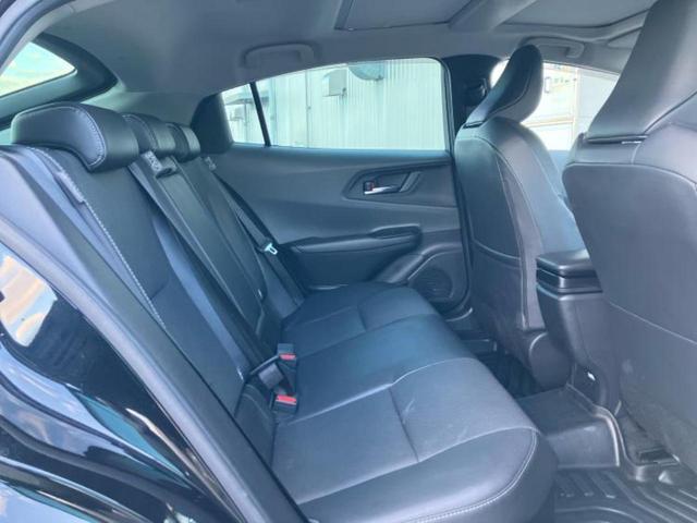 プリウス Ｚ　新品タイヤ／サンルーフ／保証書／純正　ＳＤナビ／衝突安全装置／シートヒーター／全方位モニター／車線逸脱防止支援システム／パーキングアシスト　自動操舵／電動バックドア／ヘッドランプ　ＬＥＤ　全周囲カメラ（6枚目）