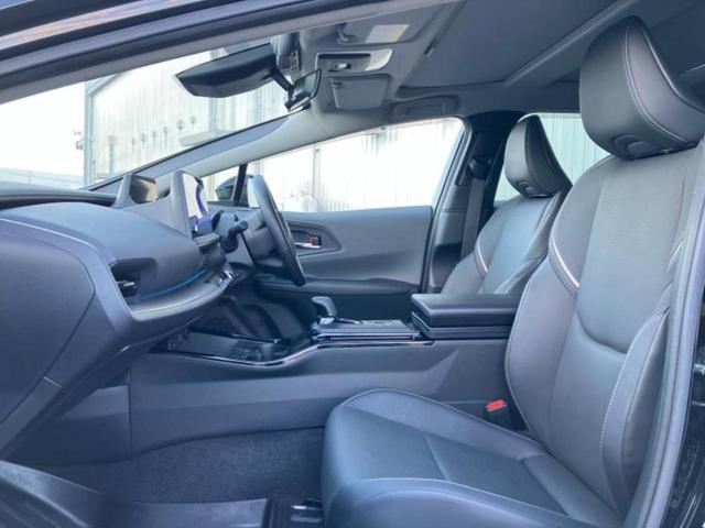 プリウス Ｚ　新品タイヤ／サンルーフ／保証書／純正　ＳＤナビ／衝突安全装置／シートヒーター／全方位モニター／車線逸脱防止支援システム／パーキングアシスト　自動操舵／電動バックドア／ヘッドランプ　ＬＥＤ　全周囲カメラ（7枚目）