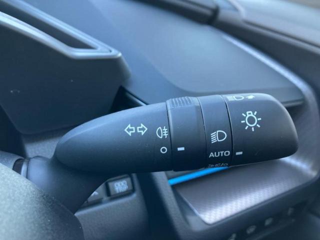 プリウス Ｚ　新品タイヤ／サンルーフ／保証書／純正　ＳＤナビ／衝突安全装置／シートヒーター／全方位モニター／車線逸脱防止支援システム／パーキングアシスト　自動操舵／電動バックドア／ヘッドランプ　ＬＥＤ　全周囲カメラ（15枚目）