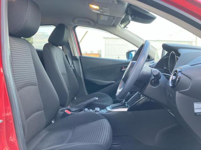 デミオ １３Ｓ　保証書／ディスプレイオーディオ／衝突安全装置／シートヒーター　前席／ヘッドランプ　ＬＥＤ／ＵＳＢジャック／Ｂｌｕｅｔｏｏｔｈ接続／ＥＴＣ／ＥＢＤ付ＡＢＳ／横滑り防止装置／アイドリングストップ（5枚目）