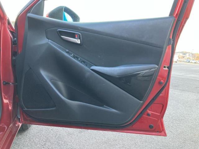 デミオ １３Ｓ　保証書／ディスプレイオーディオ／衝突安全装置／シートヒーター　前席／ヘッドランプ　ＬＥＤ／ＵＳＢジャック／Ｂｌｕｅｔｏｏｔｈ接続／ＥＴＣ／ＥＢＤ付ＡＢＳ／横滑り防止装置／アイドリングストップ（20枚目）