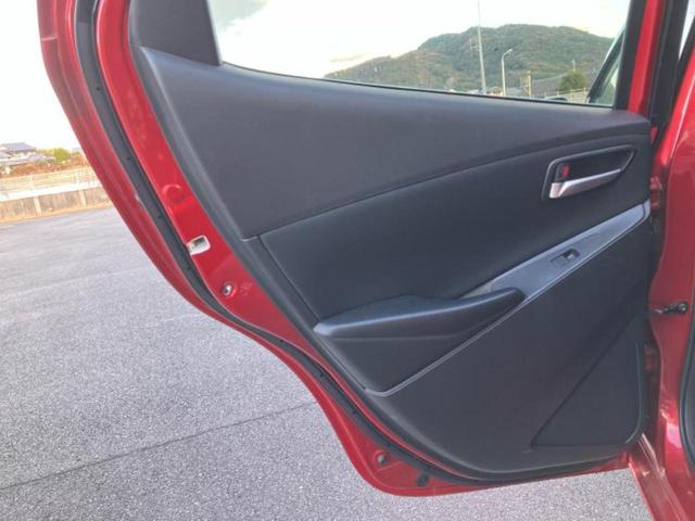 デミオ １３Ｓ　保証書／ディスプレイオーディオ／衝突安全装置／シートヒーター　前席／ヘッドランプ　ＬＥＤ／ＵＳＢジャック／Ｂｌｕｅｔｏｏｔｈ接続／ＥＴＣ／ＥＢＤ付ＡＢＳ／横滑り防止装置／アイドリングストップ（23枚目）