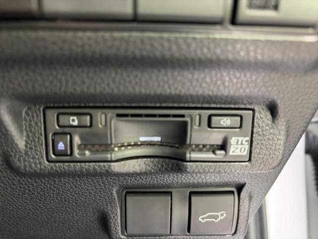 カローラクロス ハイブリッドＺ　保証書／純正　１０．５インチ　メモリーナビ／トヨタセーフティセンス／シートヒーター　前席／パノラミックビューモニター／車線逸脱防止支援システム／シート　ハーフレザー／パーキングアシスト　自動操舵（18枚目）