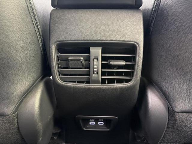 カローラクロス ハイブリッドＺ　保証書／純正　１０．５インチ　メモリーナビ／トヨタセーフティセンス／シートヒーター　前席／パノラミックビューモニター／車線逸脱防止支援システム／シート　ハーフレザー／パーキングアシスト　自動操舵（38枚目）