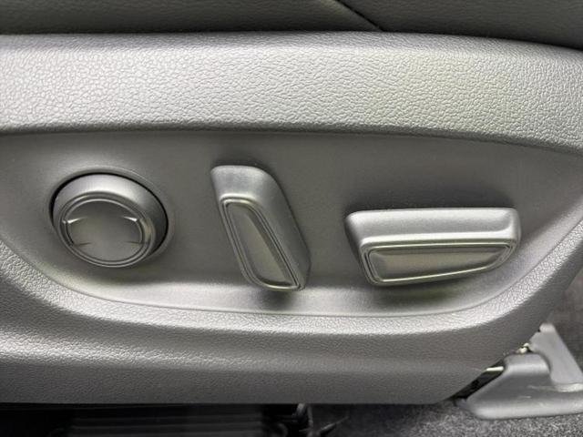 カローラクロス ハイブリッドＺ　保証書／純正　１０．５インチ　メモリーナビ／トヨタセーフティセンス／シートヒーター　前席／パノラミックビューモニター／車線逸脱防止支援システム／シート　ハーフレザー／パーキングアシスト　自動操舵（40枚目）