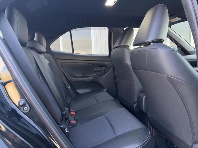 ヤリスクロス ハイブリッドＺ　ディスプレイオーディオ＋ナビ／デジタルインナーミラー／トヨタセーフティセンス／シートヒーター　前席／全方位モニター／シート　ハーフレザー／電動バックドア／ヘッドランプ　ＬＥＤ　衝突被害軽減システム（6枚目）