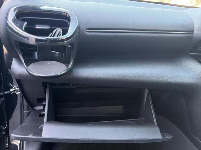 ヤリスクロス ハイブリッドＺ　ディスプレイオーディオ＋ナビ／デジタルインナーミラー／トヨタセーフティセンス／シートヒーター　前席／全方位モニター／シート　ハーフレザー／電動バックドア／ヘッドランプ　ＬＥＤ　衝突被害軽減システム（35枚目）