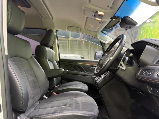 デリカＤ：５ ４ＷＤジャスパー　社外　１１インチ　ＳＤナビ／フリップダウンモニター　社外　１０．１インチ／イーアシスト（ミツビシ）／両側電動スライドドア／マルチアラウンドモニター／車線逸脱防止支援システム／シート　ハーフレザー（5枚目）